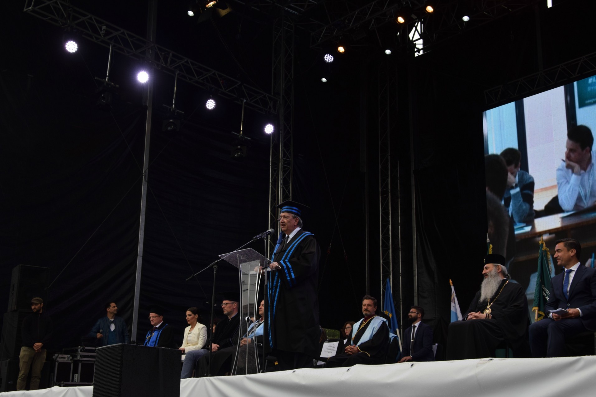 IPS Mitropolit Teofan, la „Marşul Absolventului“: „O persoană fericită este o persoană care mulţumeşte“