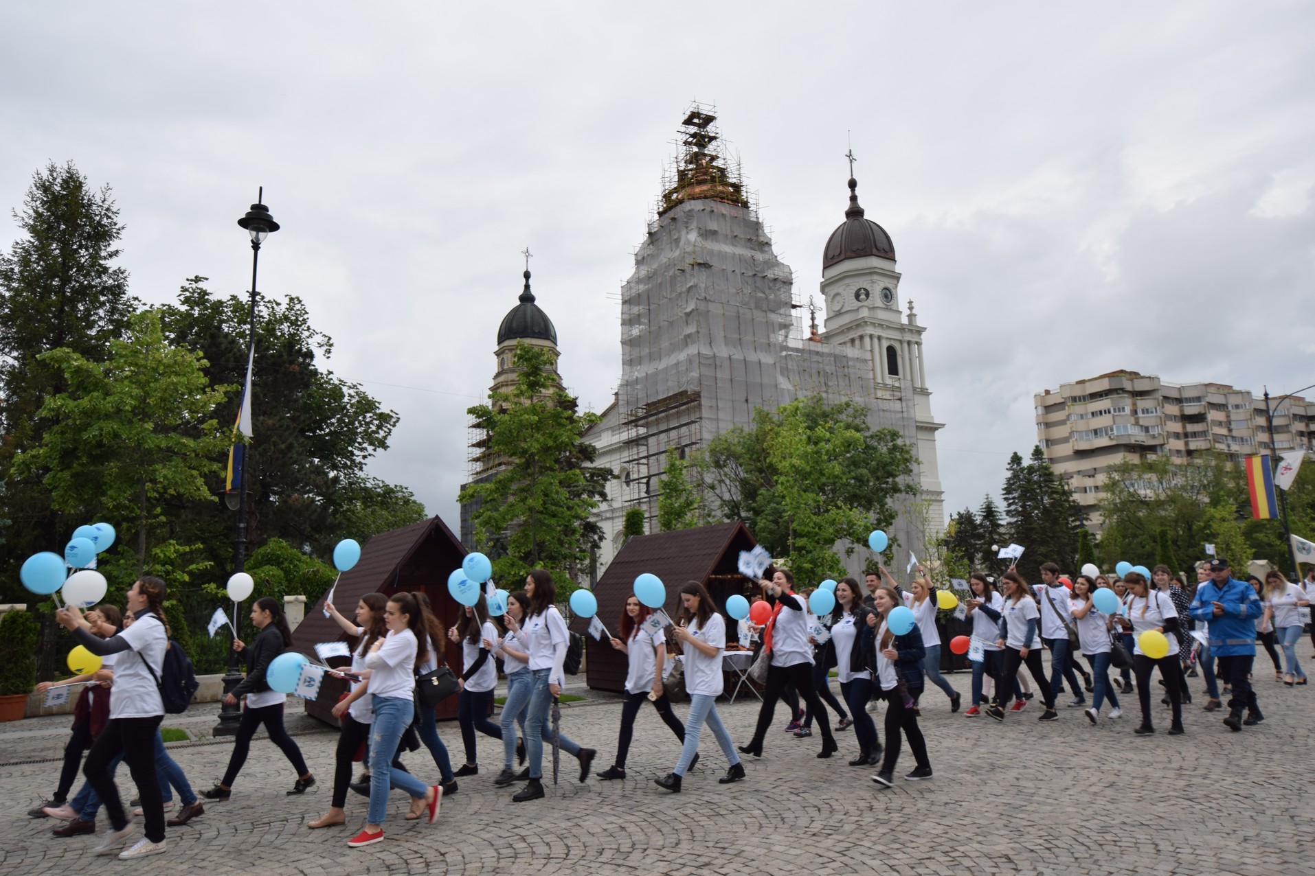IPS Mitropolit Teofan, la „Marşul Absolventului“: „O persoană fericită este o persoană care mulţumeşte“
