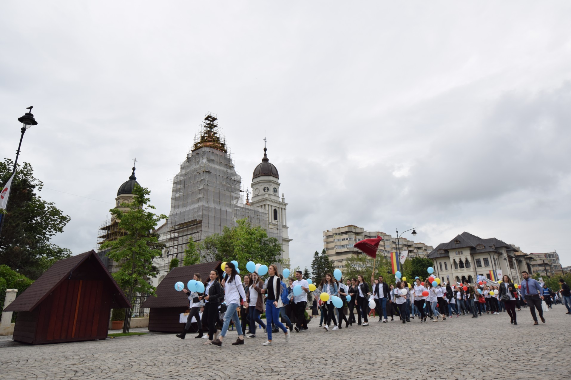 IPS Mitropolit Teofan, la „Marşul Absolventului“: „O persoană fericită este o persoană care mulţumeşte“