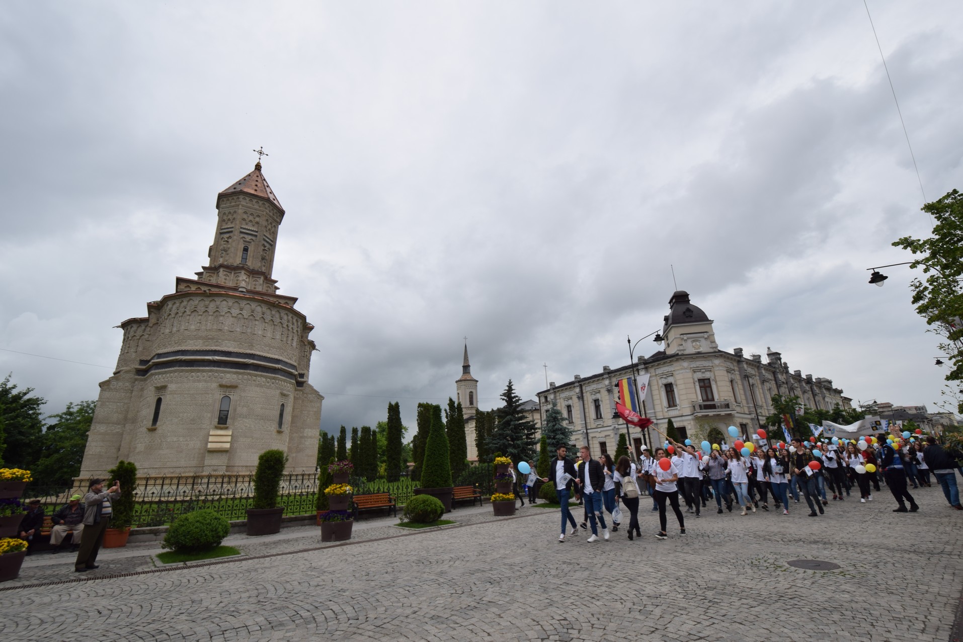 IPS Mitropolit Teofan, la „Marşul Absolventului“: „O persoană fericită este o persoană care mulţumeşte“