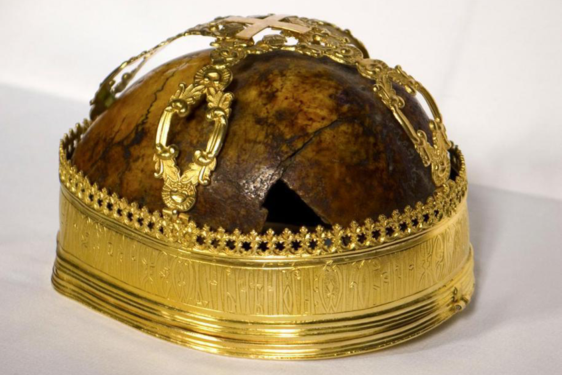 Moaștele și cununa Sfântului Simeon, Mănăstirea Neamț, 1643 Moaștele și cununa Sfântului Simeon