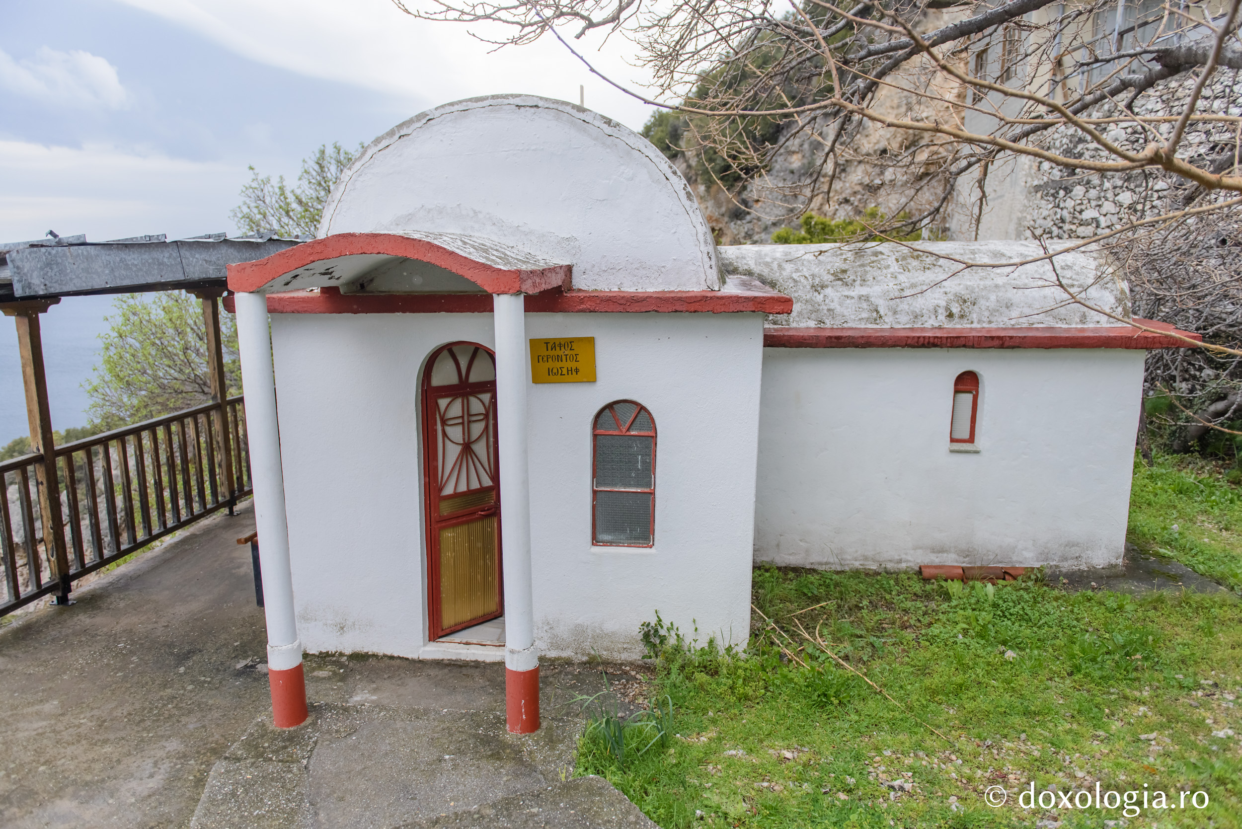 Pe urmele lui Gheron Iosif Isihastul – Mormântul de la Nea Skiti