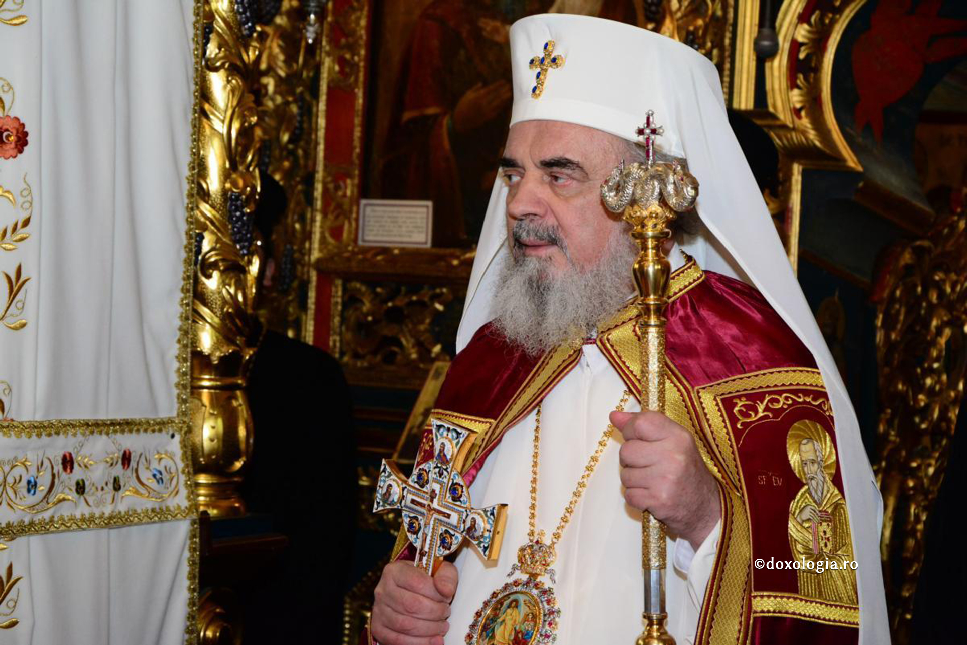 Patriarhul României a ajuns la Putna
