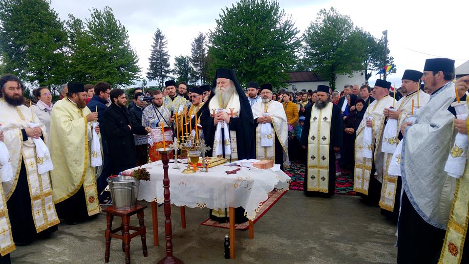 Piatră de temelie pentru două biserici din Moldova