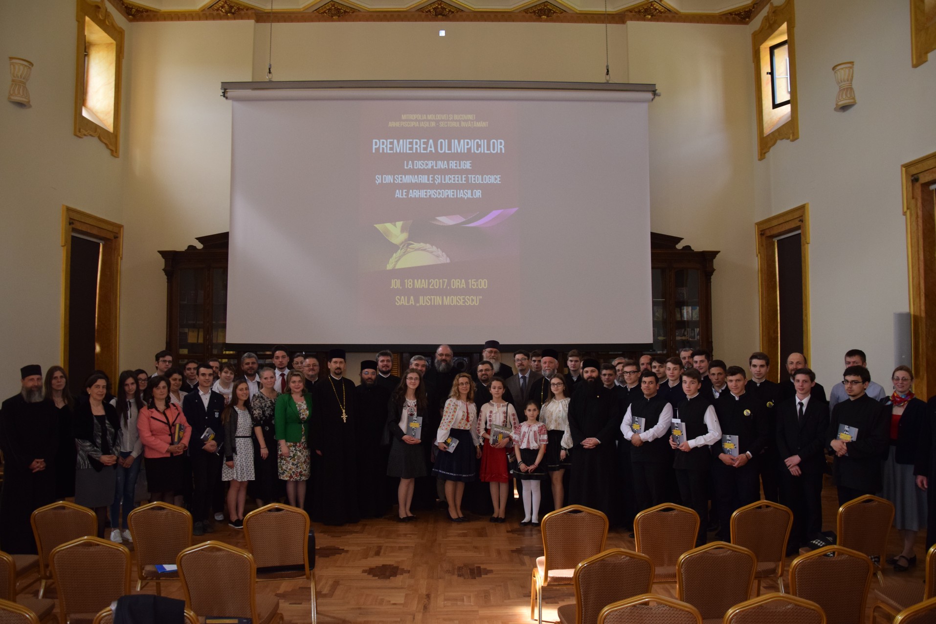 Elevii olimpici, premiaţi de IPS Părinte Mitropolit Teofan