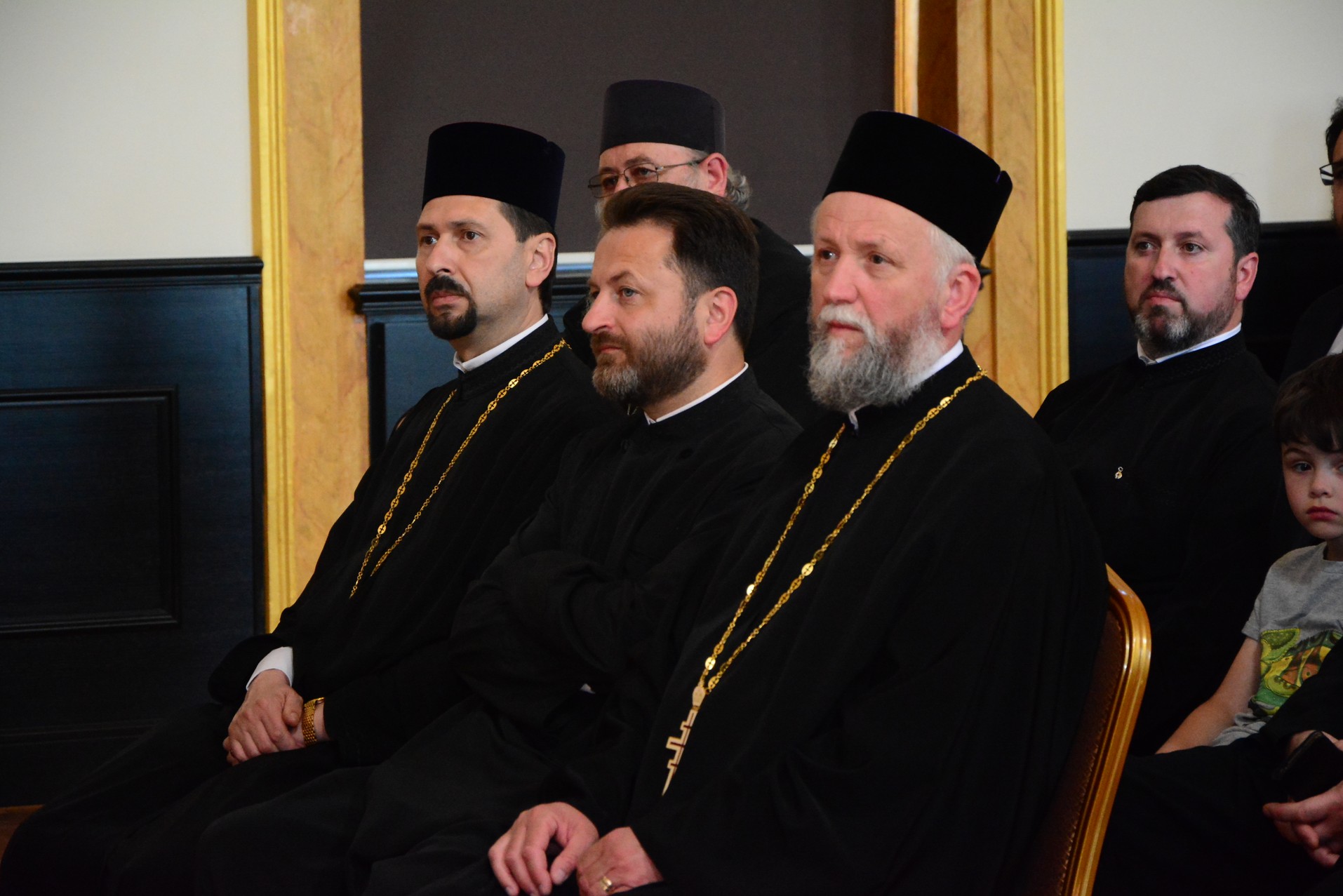 Elevii olimpici, premiaţi de IPS Părinte Mitropolit Teofan