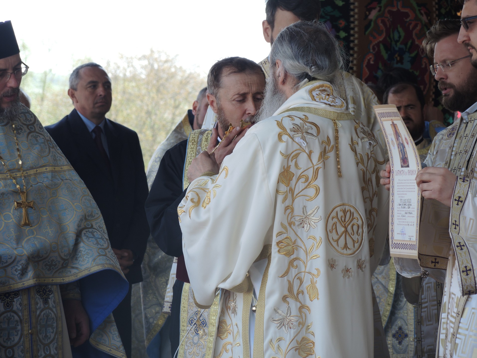 Resfințire de biserică la Crăcăoani: „Biserica este spitalul unde Doctorul este Dumnezeu” Resfințire de biserică la Crăcăoani: „Biserica este spitalul unde Doctorul este Dumnezeu”