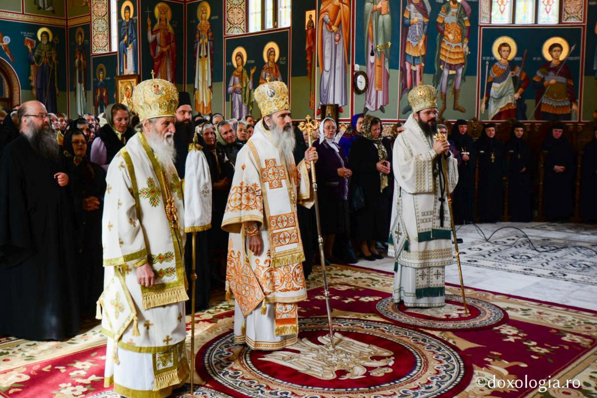 Prima Liturghie în cinstea Sfinților Sila, Paisie și Natan, la Sihăstria Putnei