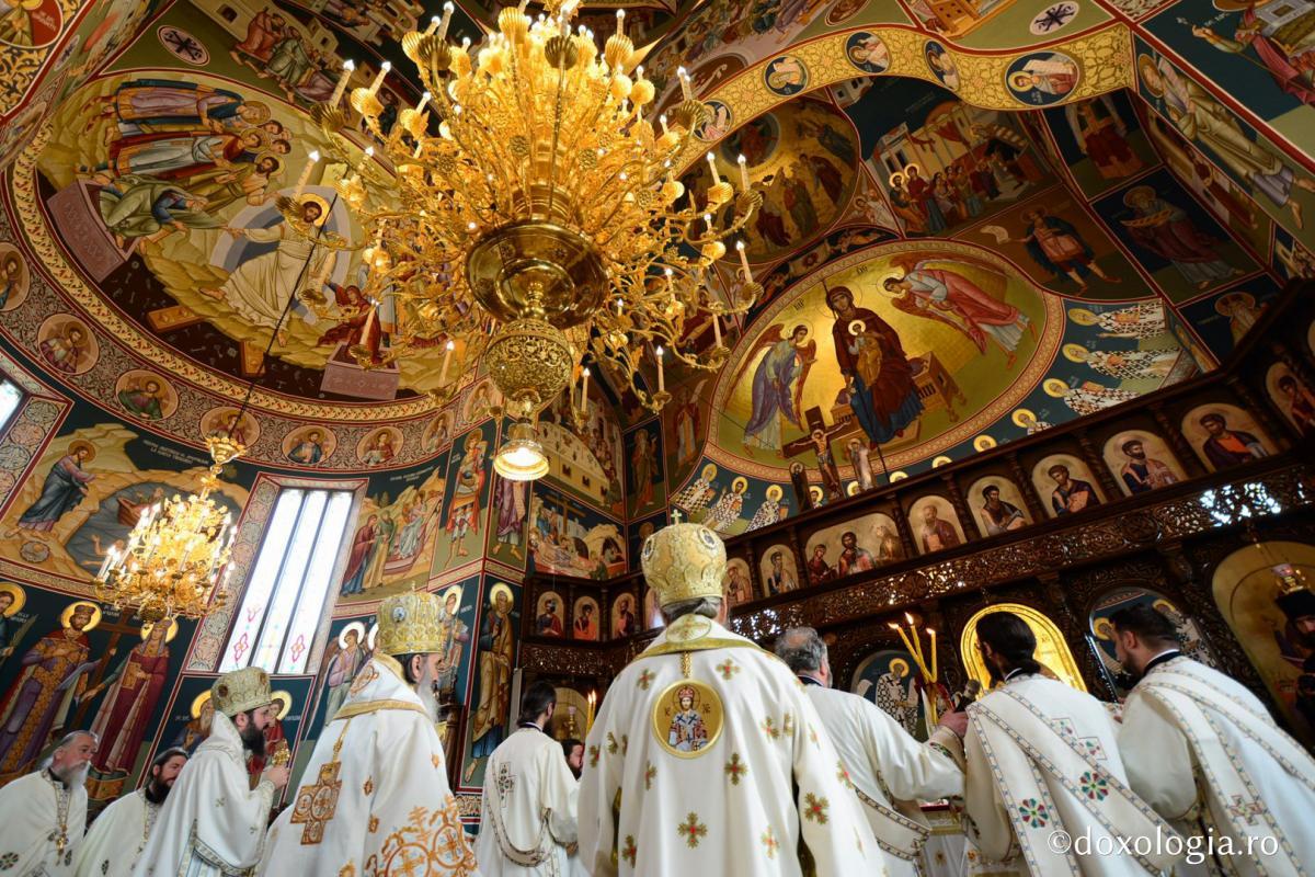 Prima Liturghie în cinstea Sfinților Sila, Paisie și Natan, la Sihăstria Putnei