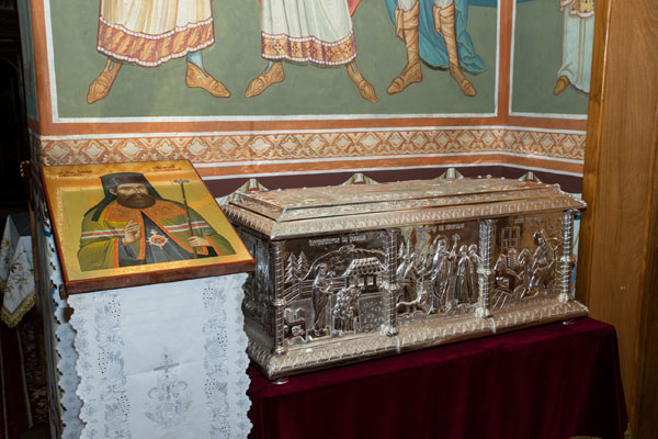 (Video) Slavă - Slujba Sfântulului Ierarh Iacob Putneanul, mitropolitul Moldovei