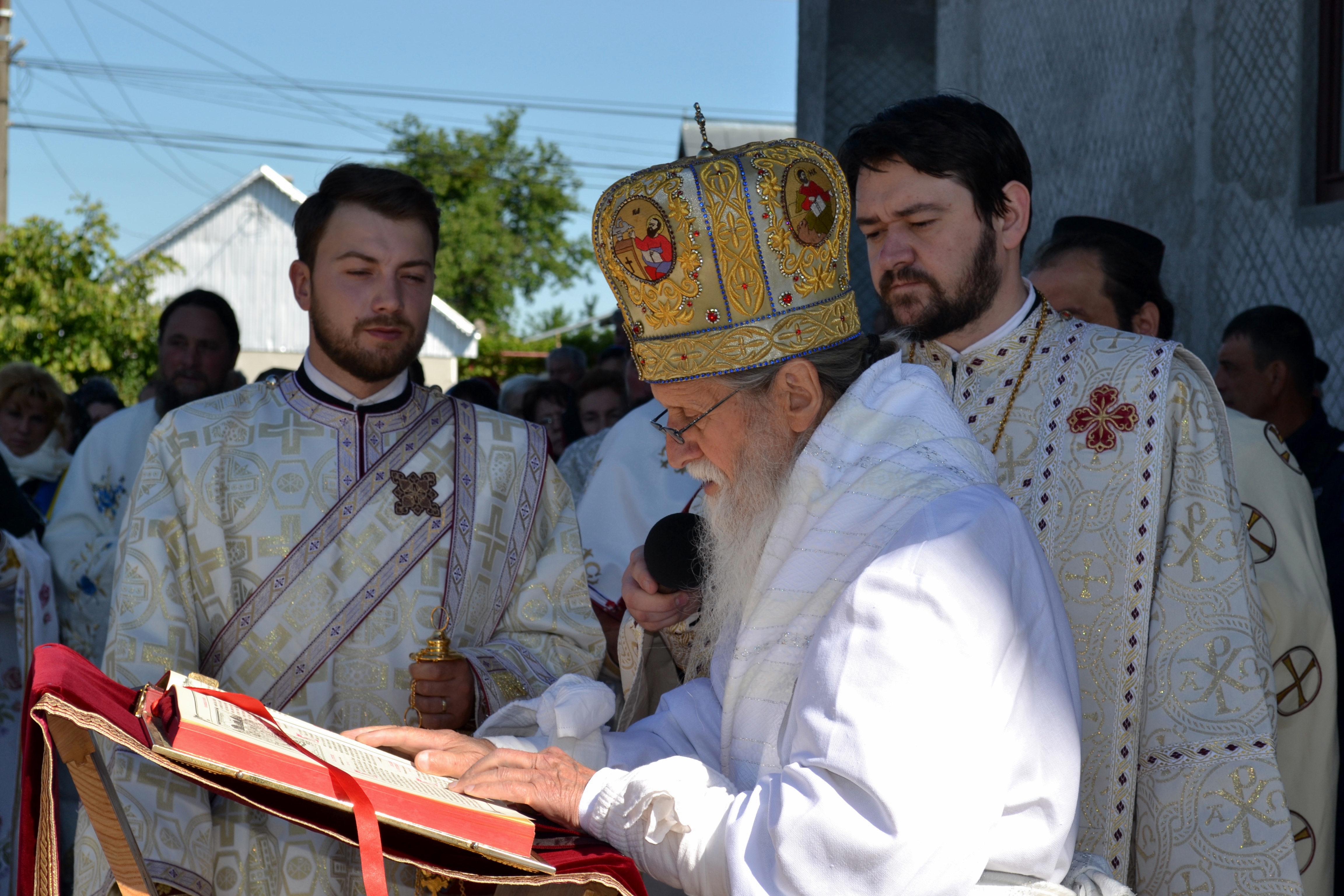 O nouă biserică în localitatea suceveană Baia
