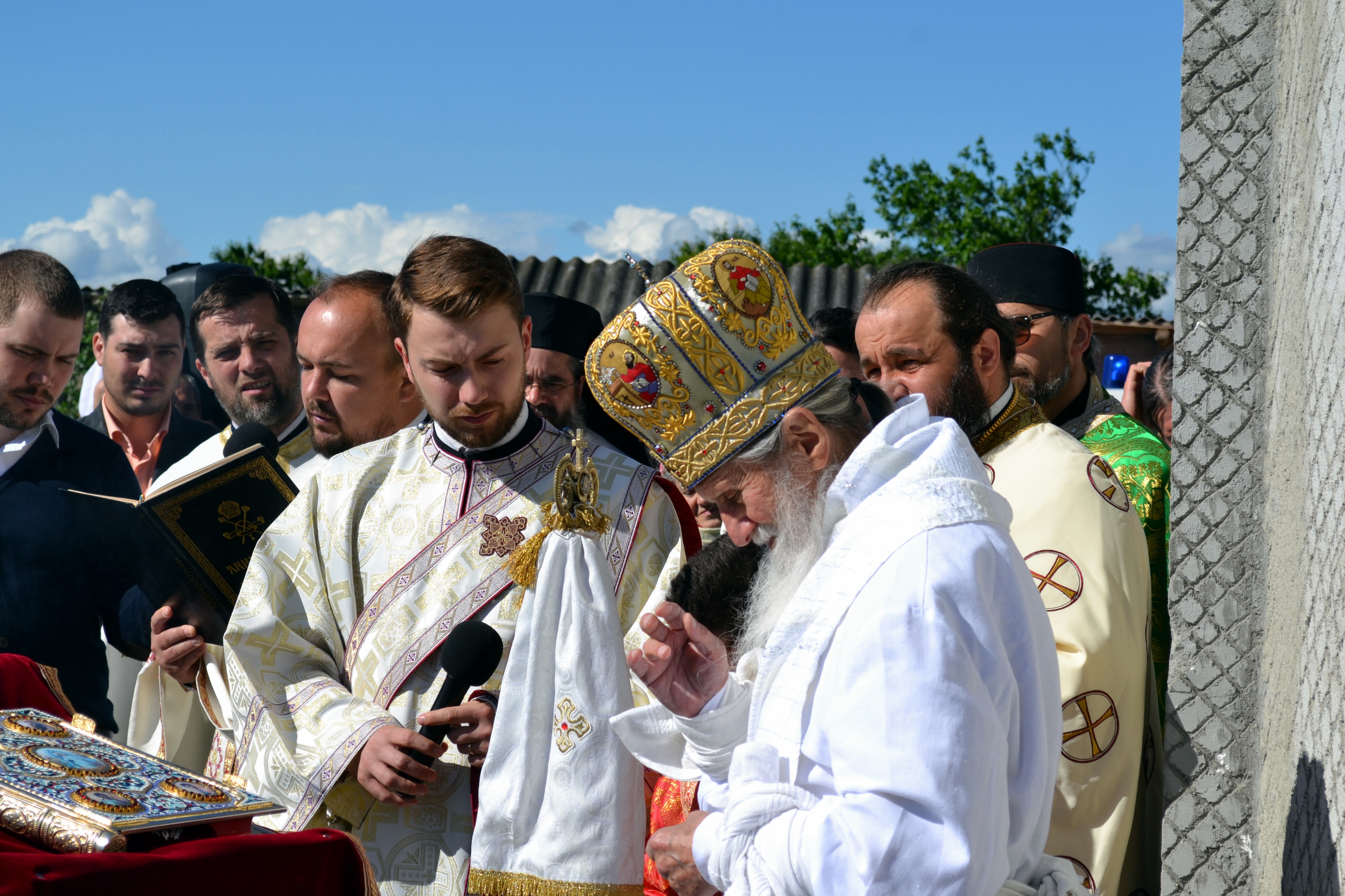 O nouă biserică în localitatea suceveană Baia