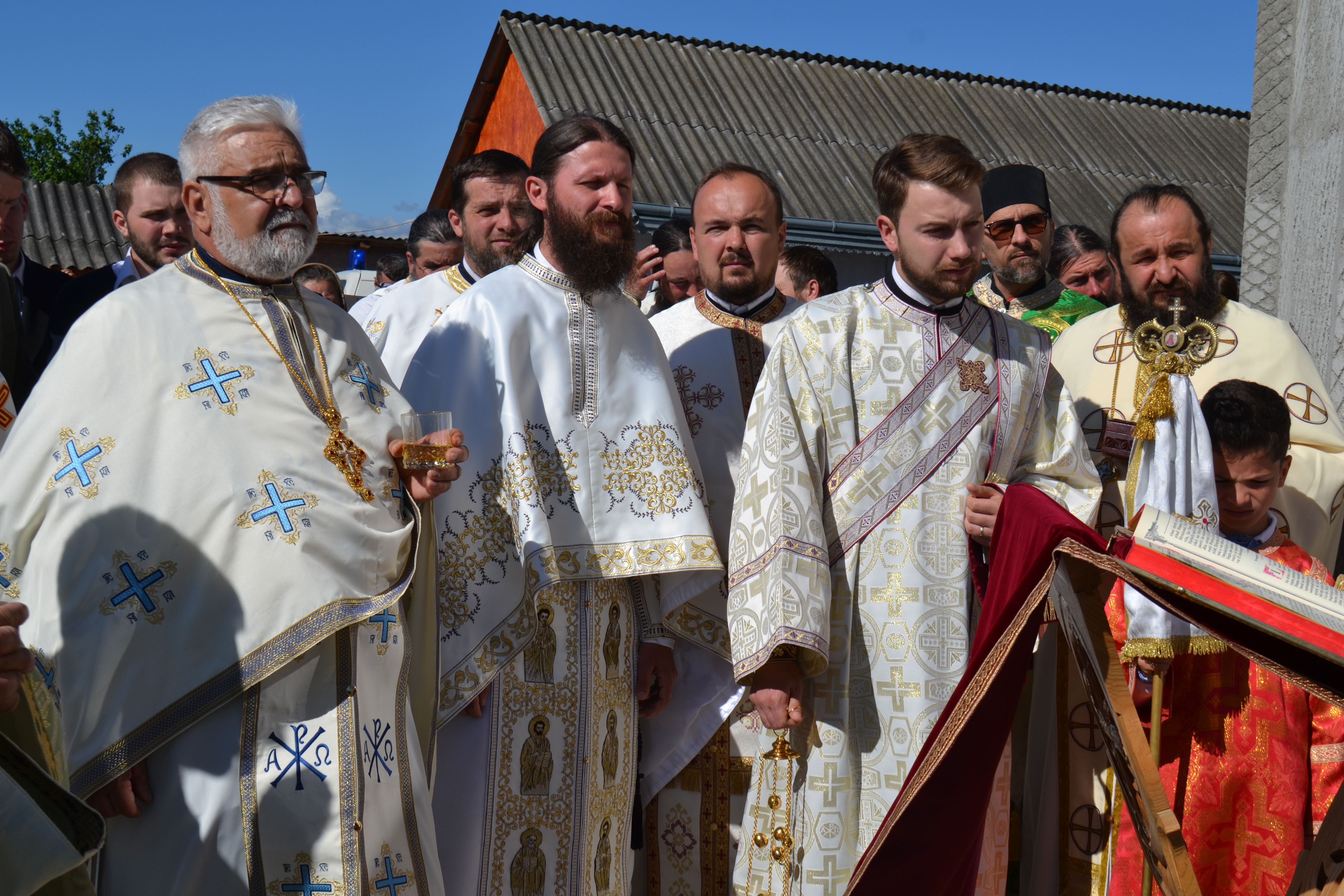 O nouă biserică în localitatea suceveană Baia
