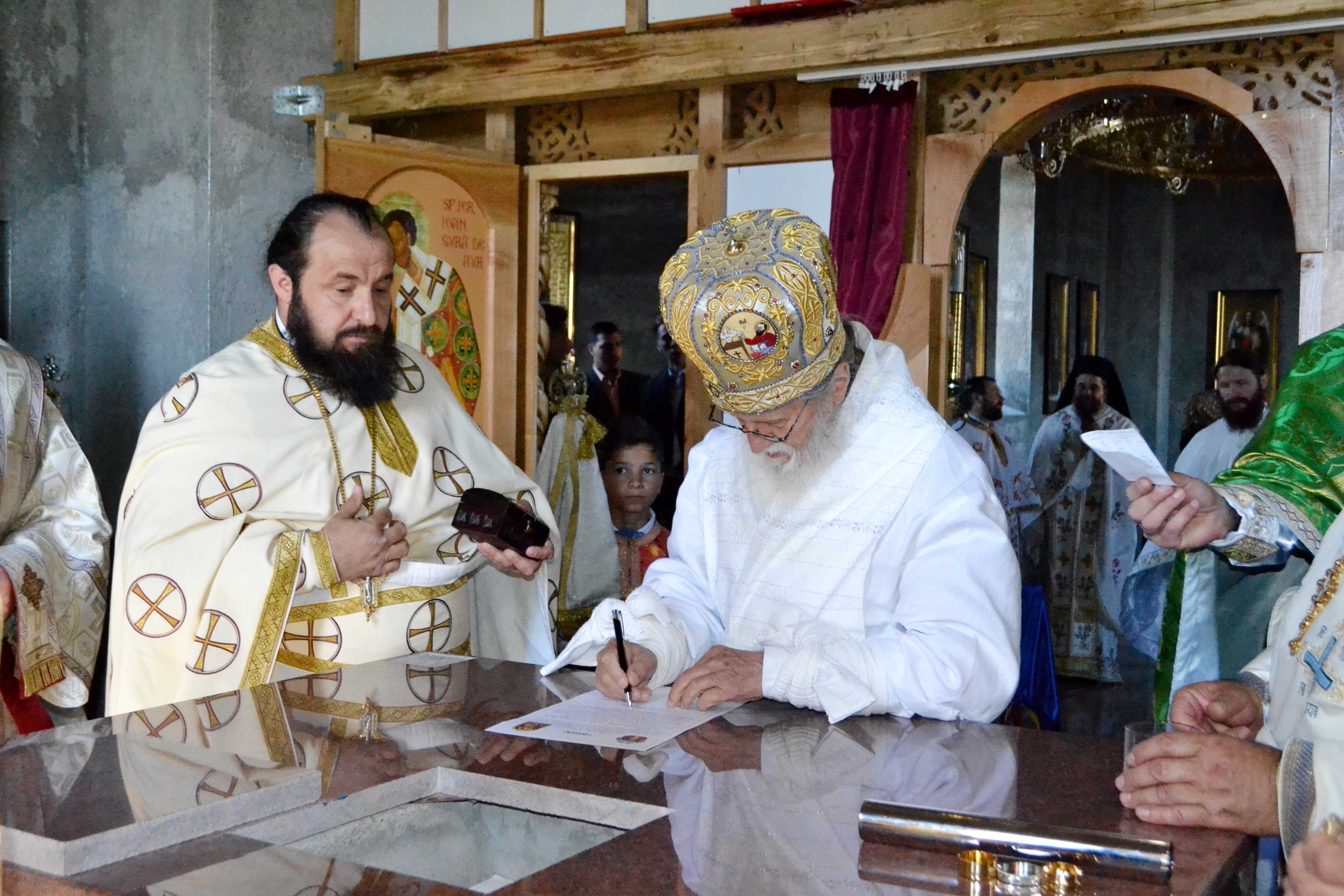 O nouă biserică în localitatea suceveană Baia