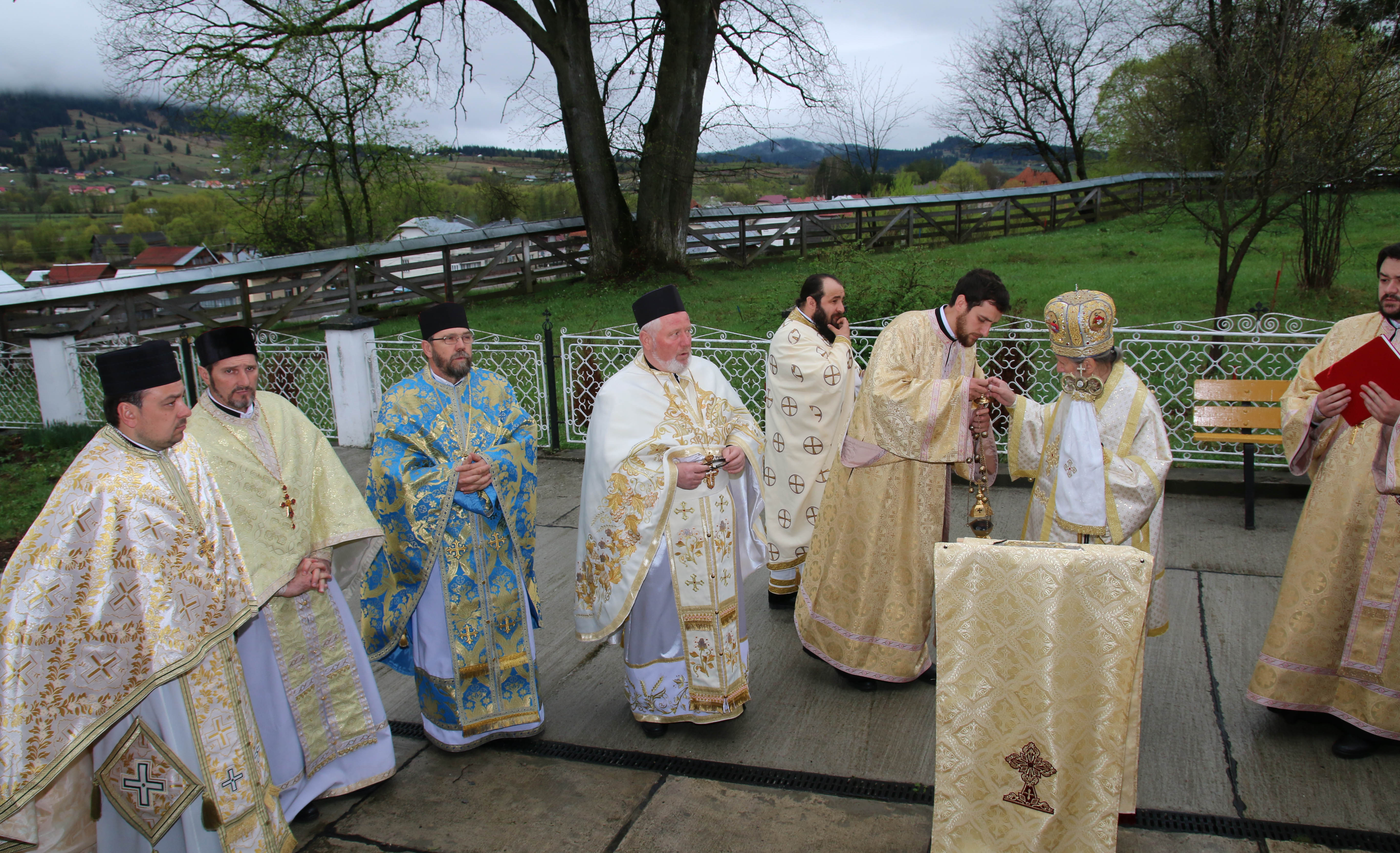 Liturghie arhierească la Mănăstirea Cămârzani