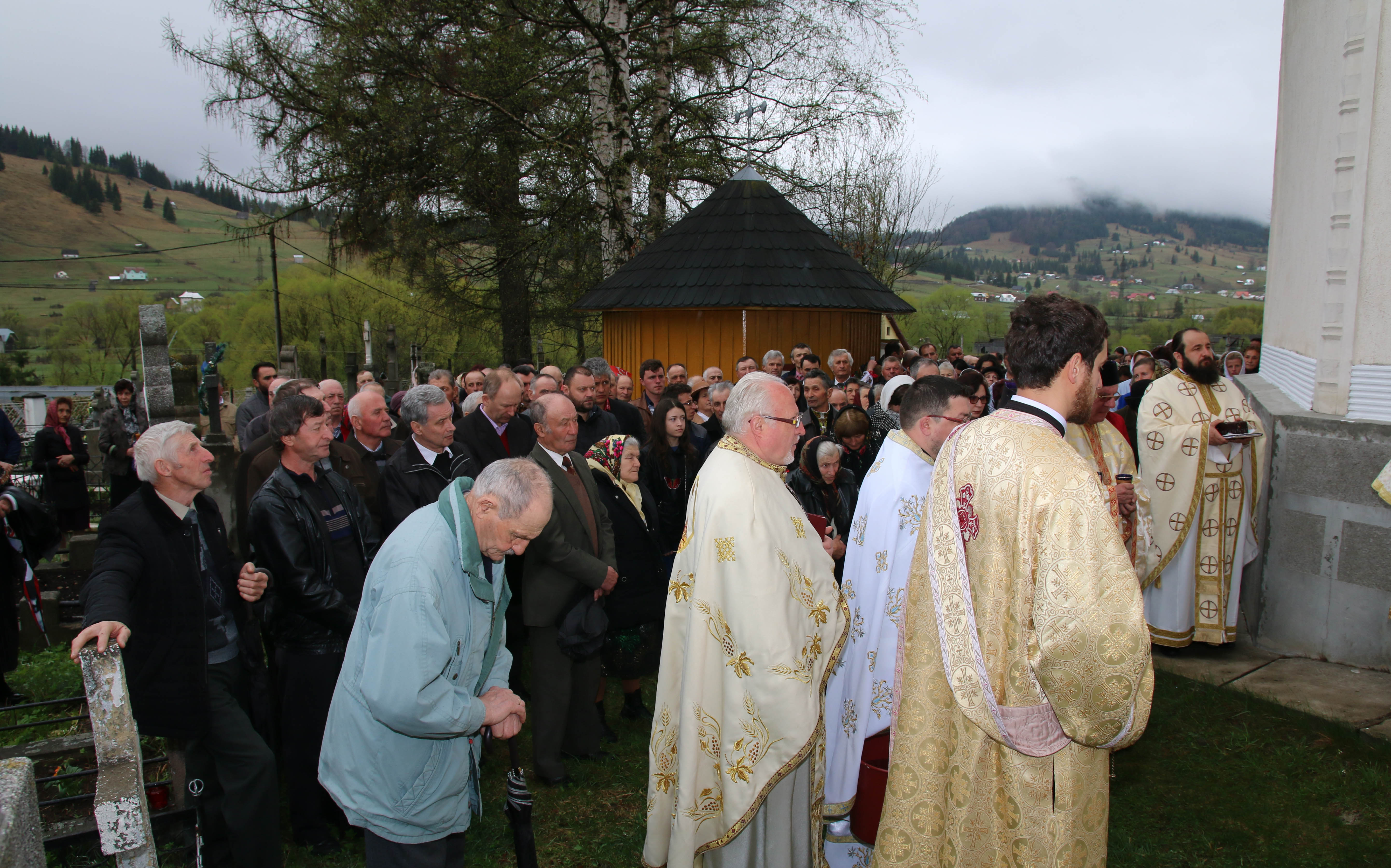 Liturghie arhierească la Mănăstirea Cămârzani