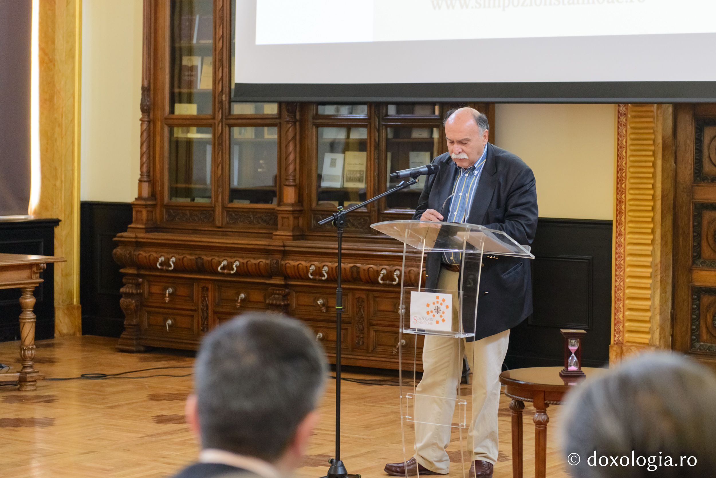 „Te-am iubit şi te iubesc, Românie, deşi tu ai rămas recunoscătoare călăilor noştri!“