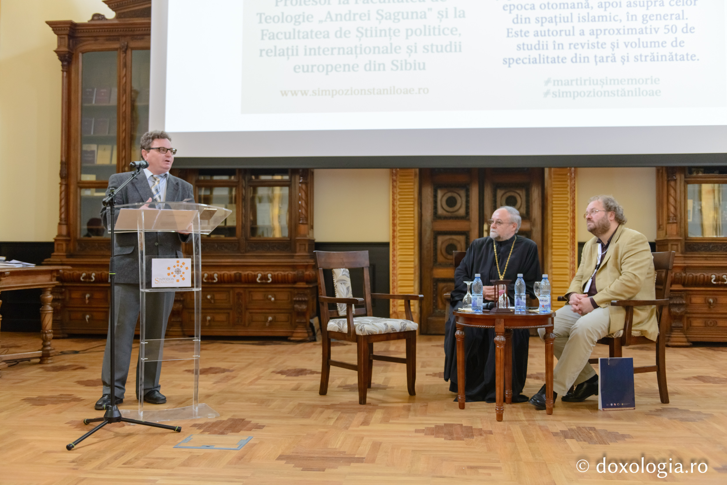 „Te-am iubit şi te iubesc, Românie, deşi tu ai rămas recunoscătoare călăilor noştri!“