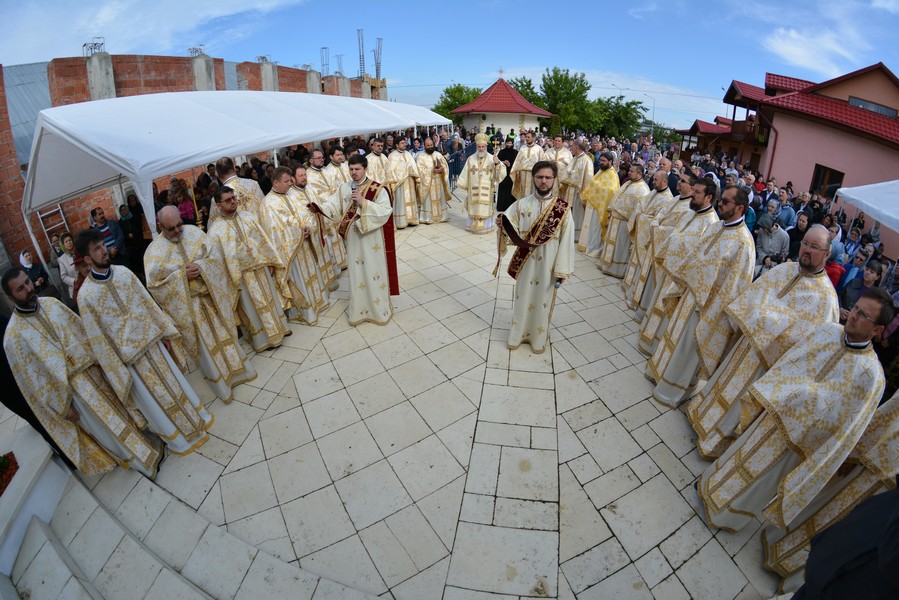 Foto: Constantin Ciofu Liturghie şi mărturisire în Parohia Lazaret