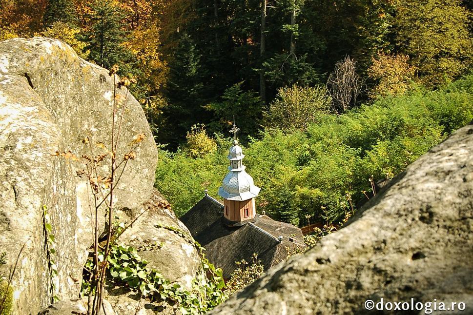 (Foto) Mănăstirea Sihla – Sihăstria din Munții Neamțului