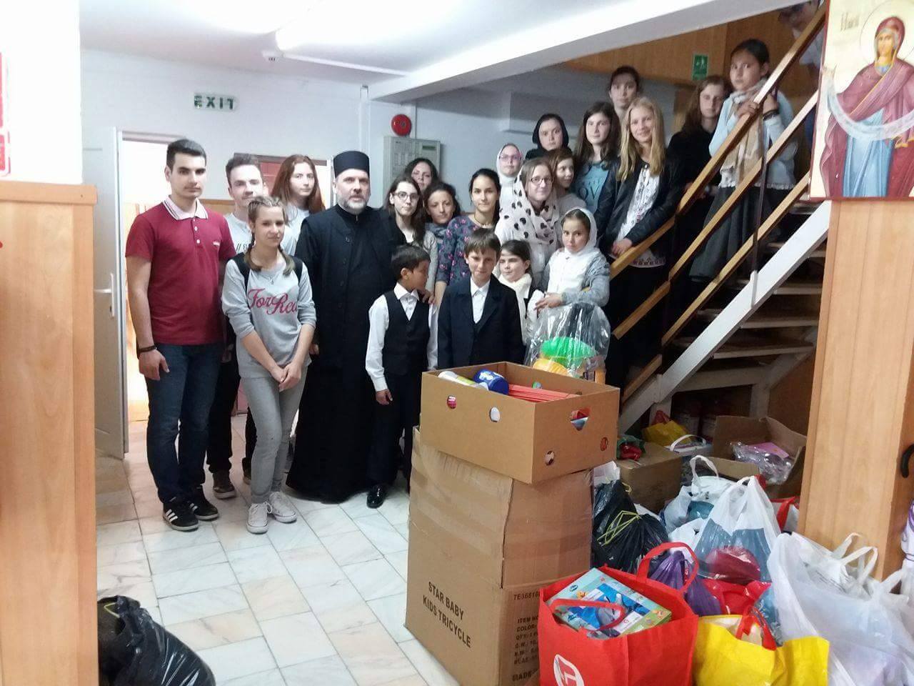 Membri ai ATOR Piatra Neamţ, în vizită la copiii de la şcoala Mănăstirii Paltin