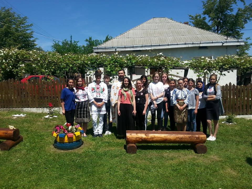 „Tinerii vor să arate că viaţa lângă biserică şi aproape de Dumnezeu este cea mai frumoasă“