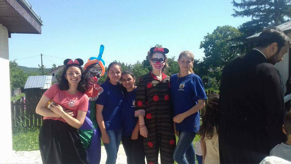 „Tinerii vor să arate că viaţa lângă biserică şi aproape de Dumnezeu este cea mai frumoasă“