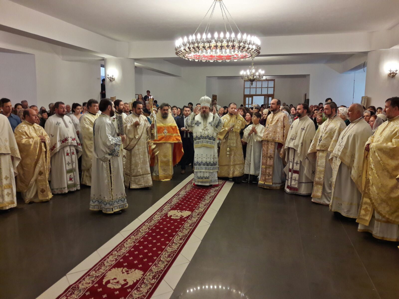 Brâul Maicii Domnului a ajuns în Bucureşti