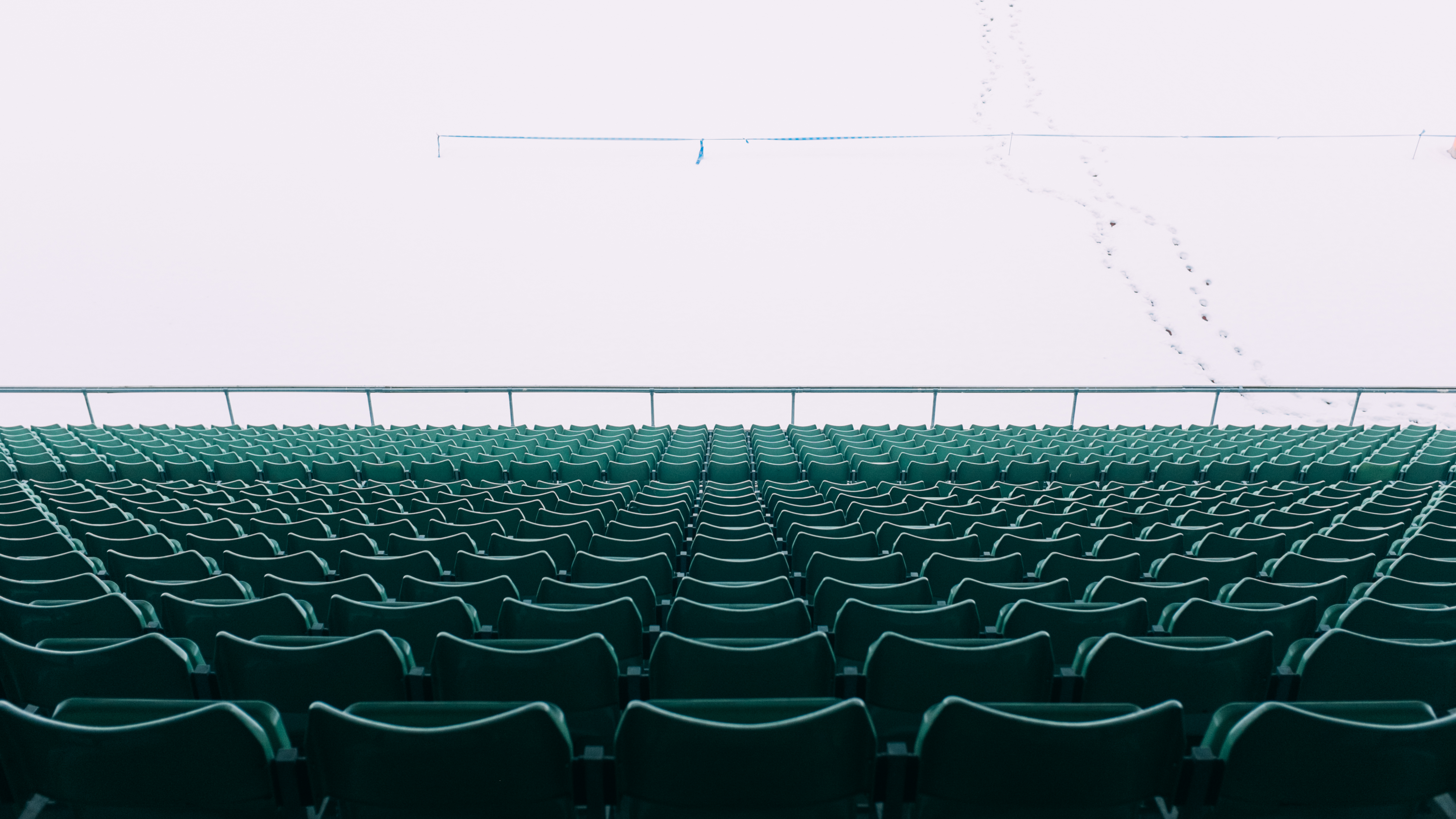 E plină lumea de regizori!