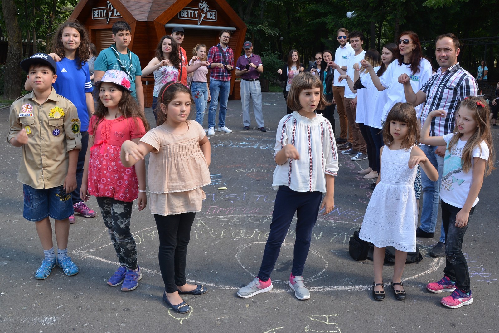 „Clopoţel pentru demnitate!“, în Parcul Copou din Iaşi