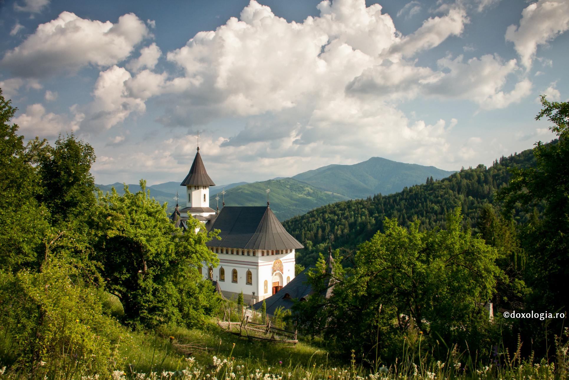 Postul este depărtarea de orice lucru rău, nu doar grija la ce mâncăm / Foto: Florentina Mardari Mănăstirea Pângărați