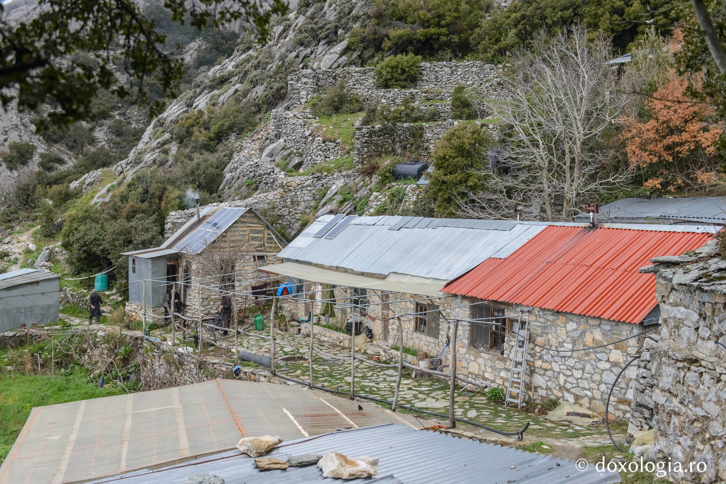 Coliba „Sfântul Ipatie” de la Katunakia / Foto: Pr. Silviu Cluci Coliba „Sfântul Ipatie” de la Katunakia