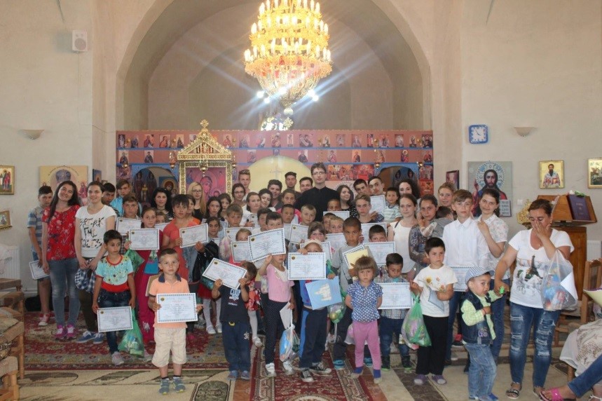 Membri ai ATOV, la hramul Parohiei Telejna