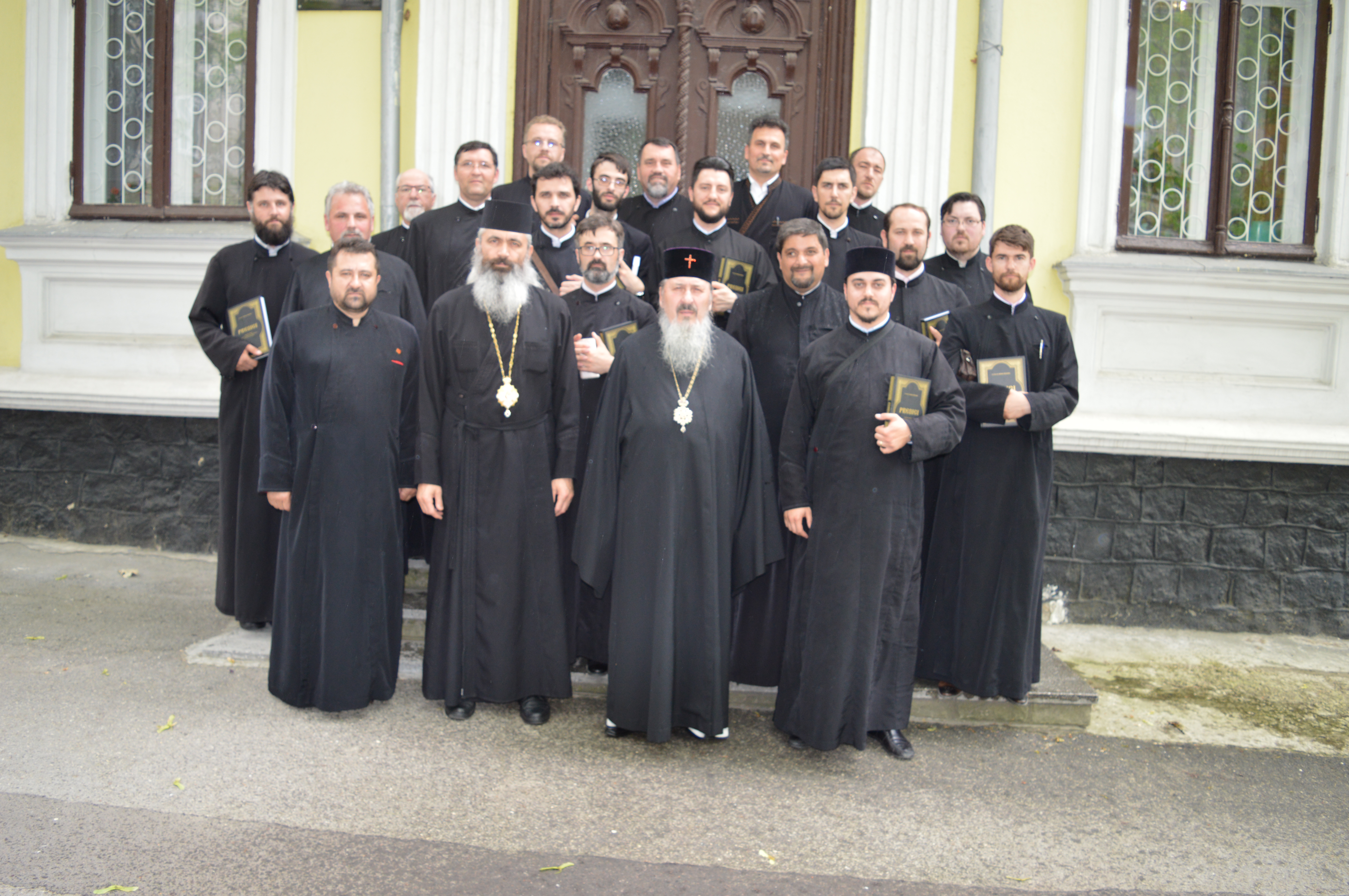 Corala „Apostolii”, în pelerinaj la Mitropolia Basarabiei