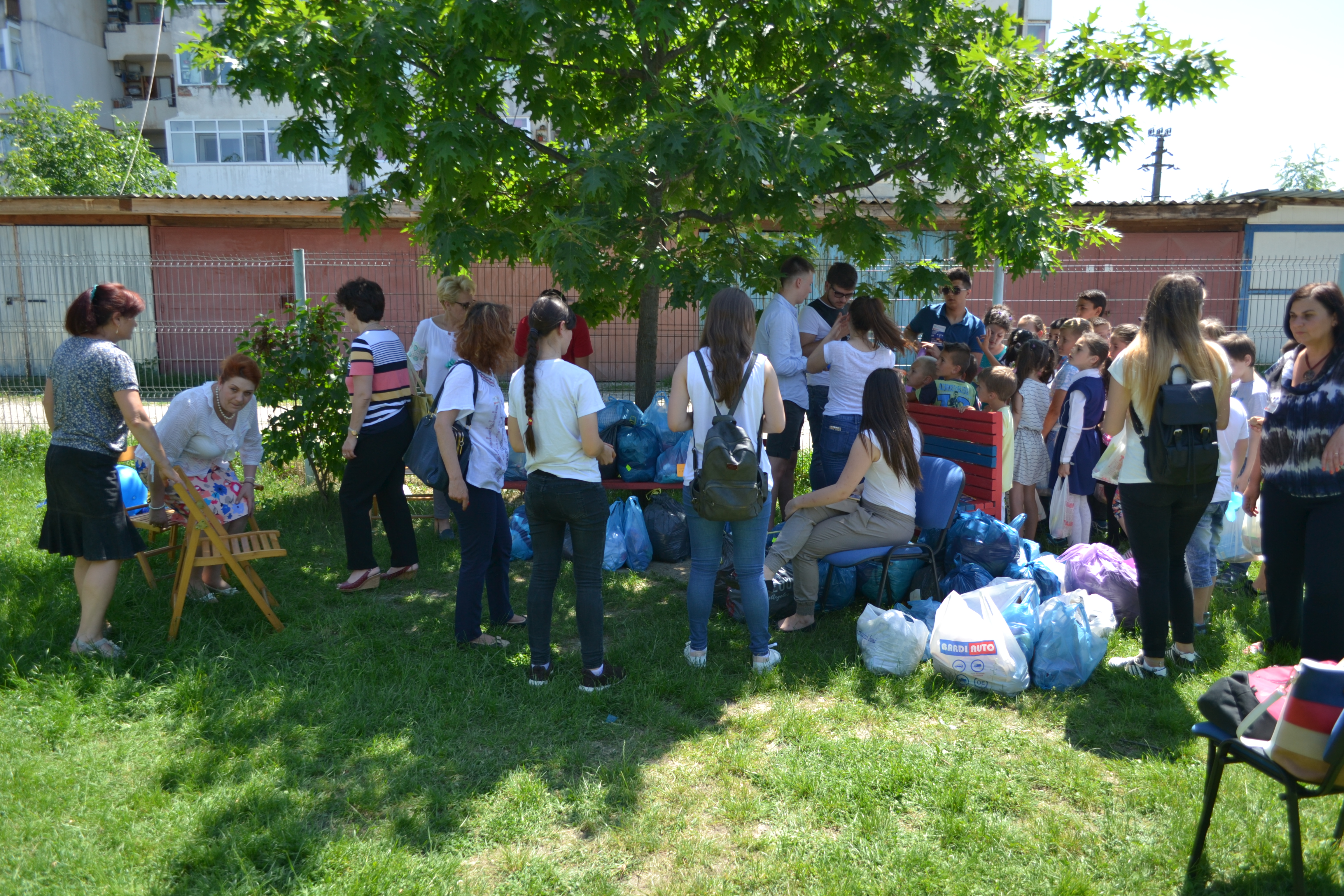 „Un zâmbet, o bucurie de la copii pentru copii“