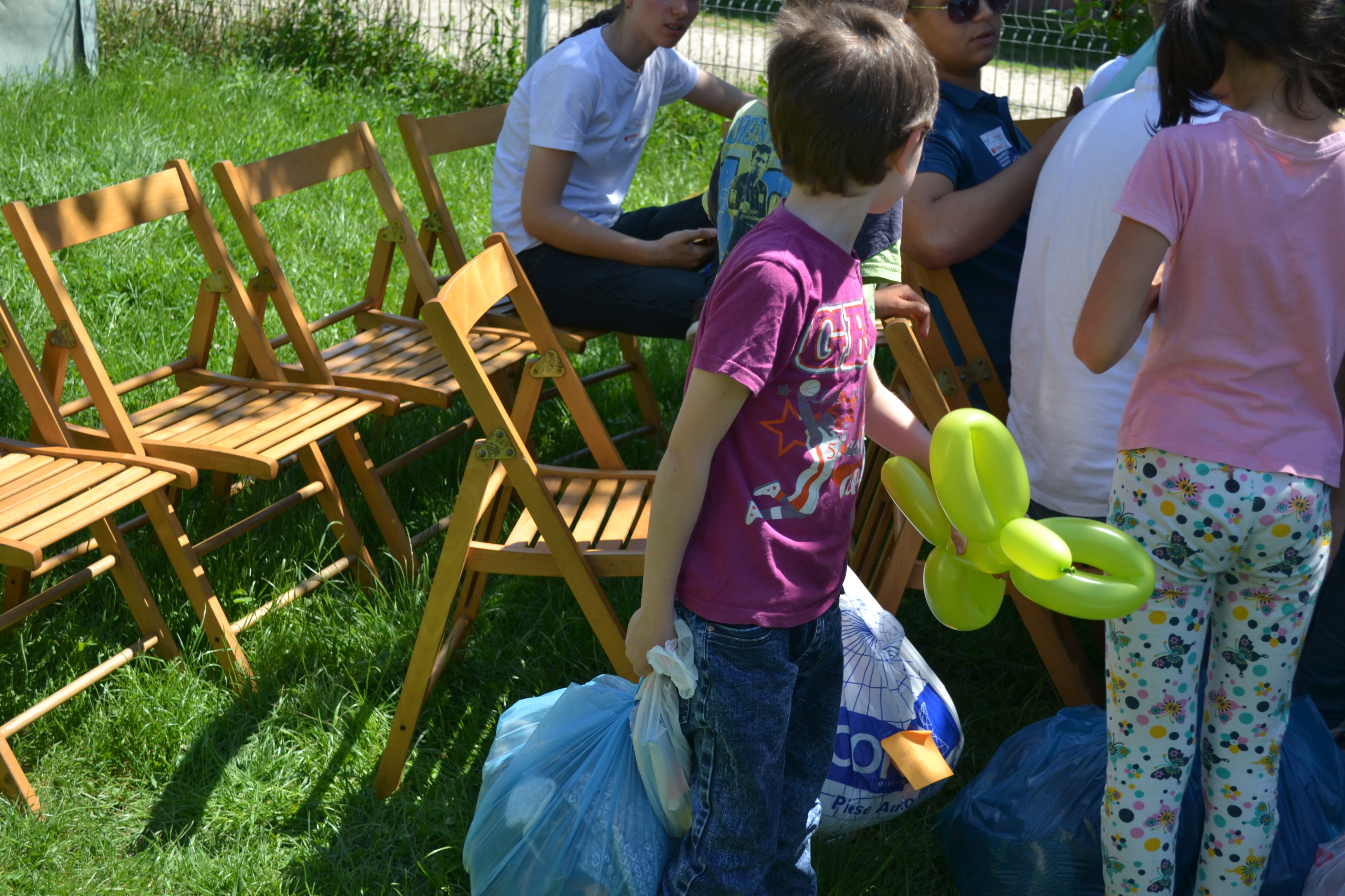 „Un zâmbet, o bucurie de la copii pentru copii“