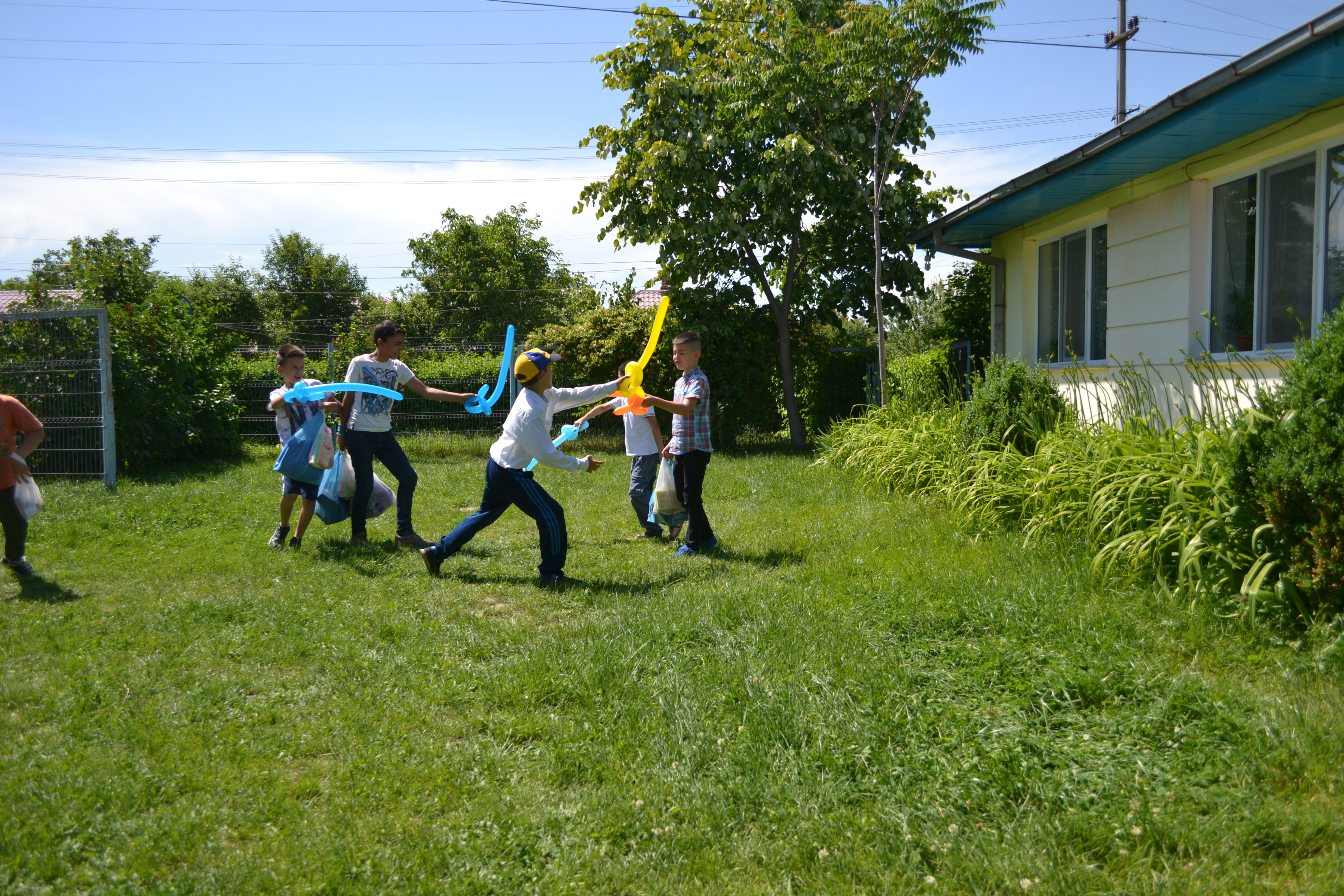 „Un zâmbet, o bucurie de la copii pentru copii“