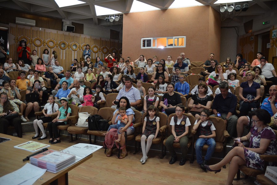 Vernisajul expoziţiei de fotografie „Pe urmele copilăriei lui Ion Creangă“