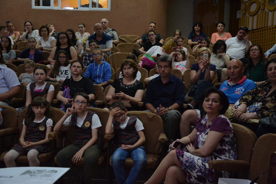 Vernisajul expoziţiei de fotografie „Pe urmele copilăriei lui Ion Creangă“