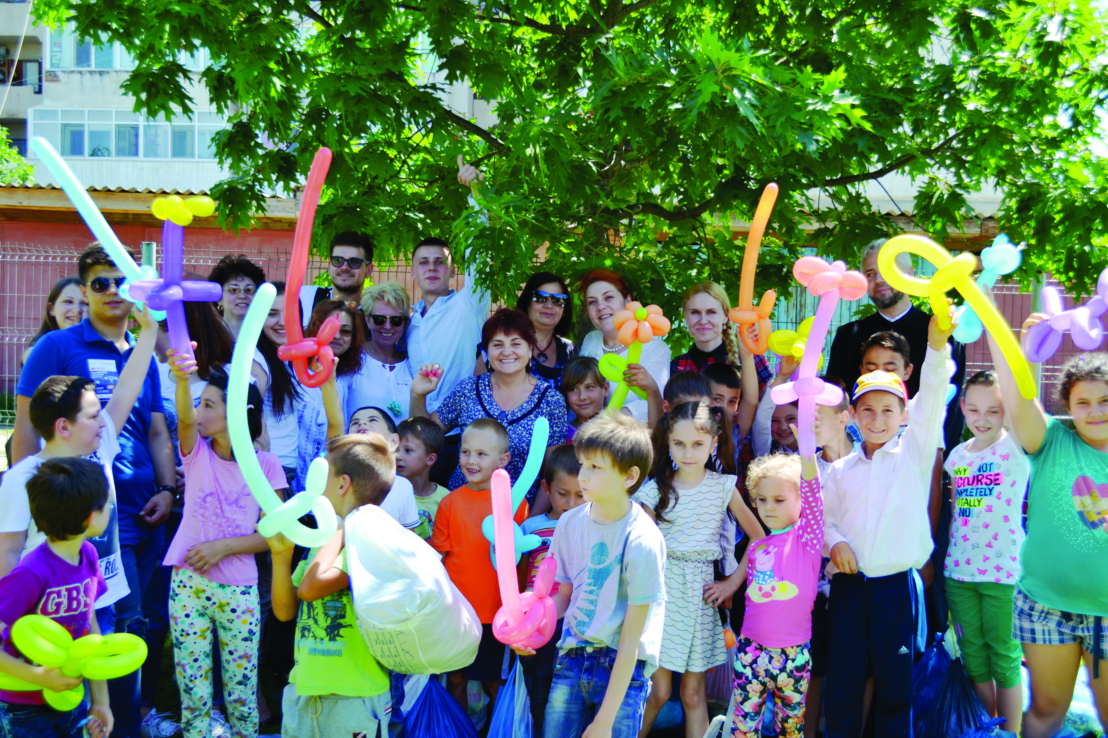 „Un zâmbet, o bucurie de la copii pentru copii“