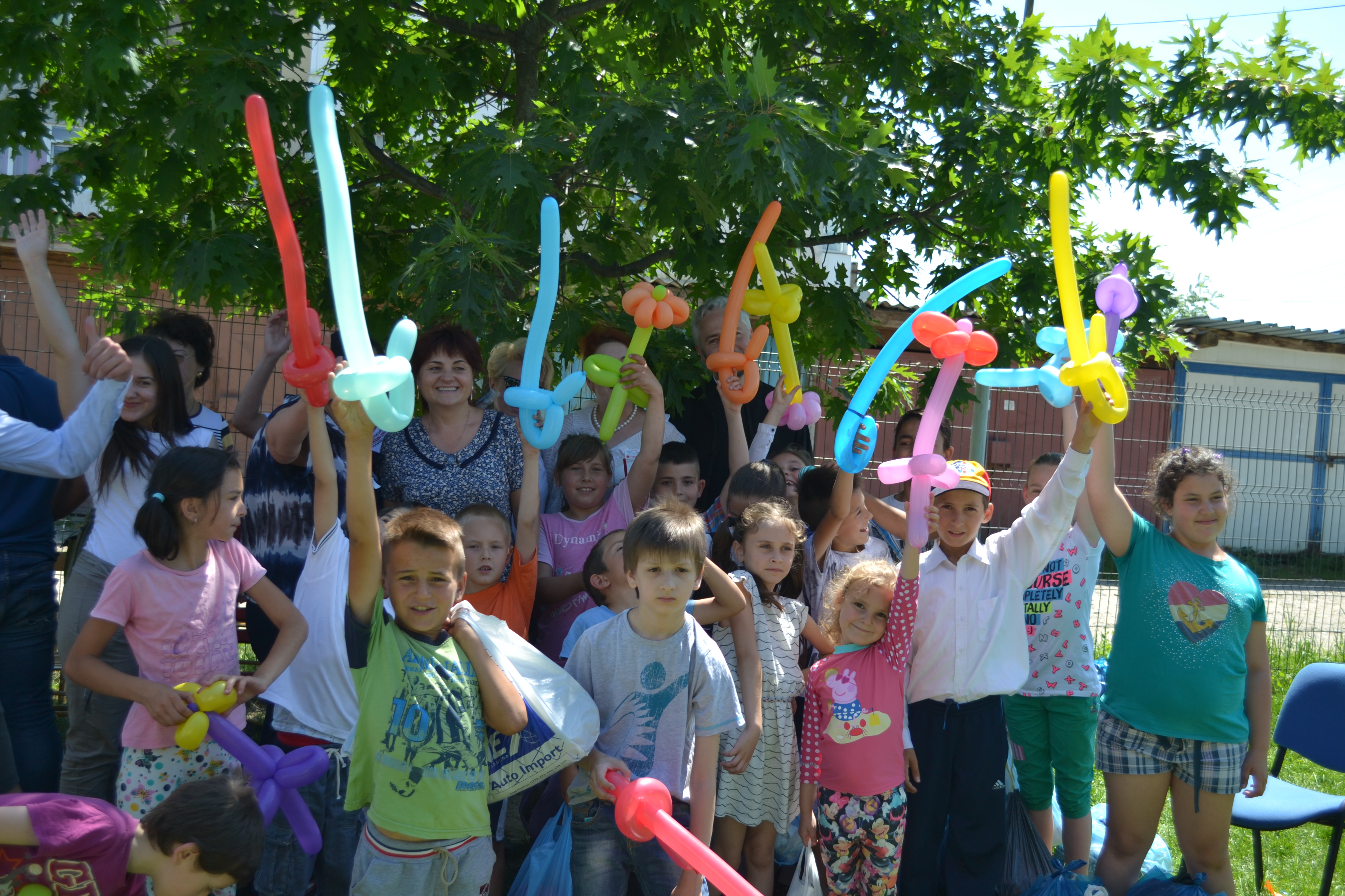 „Un zâmbet, o bucurie de la copii pentru copii“