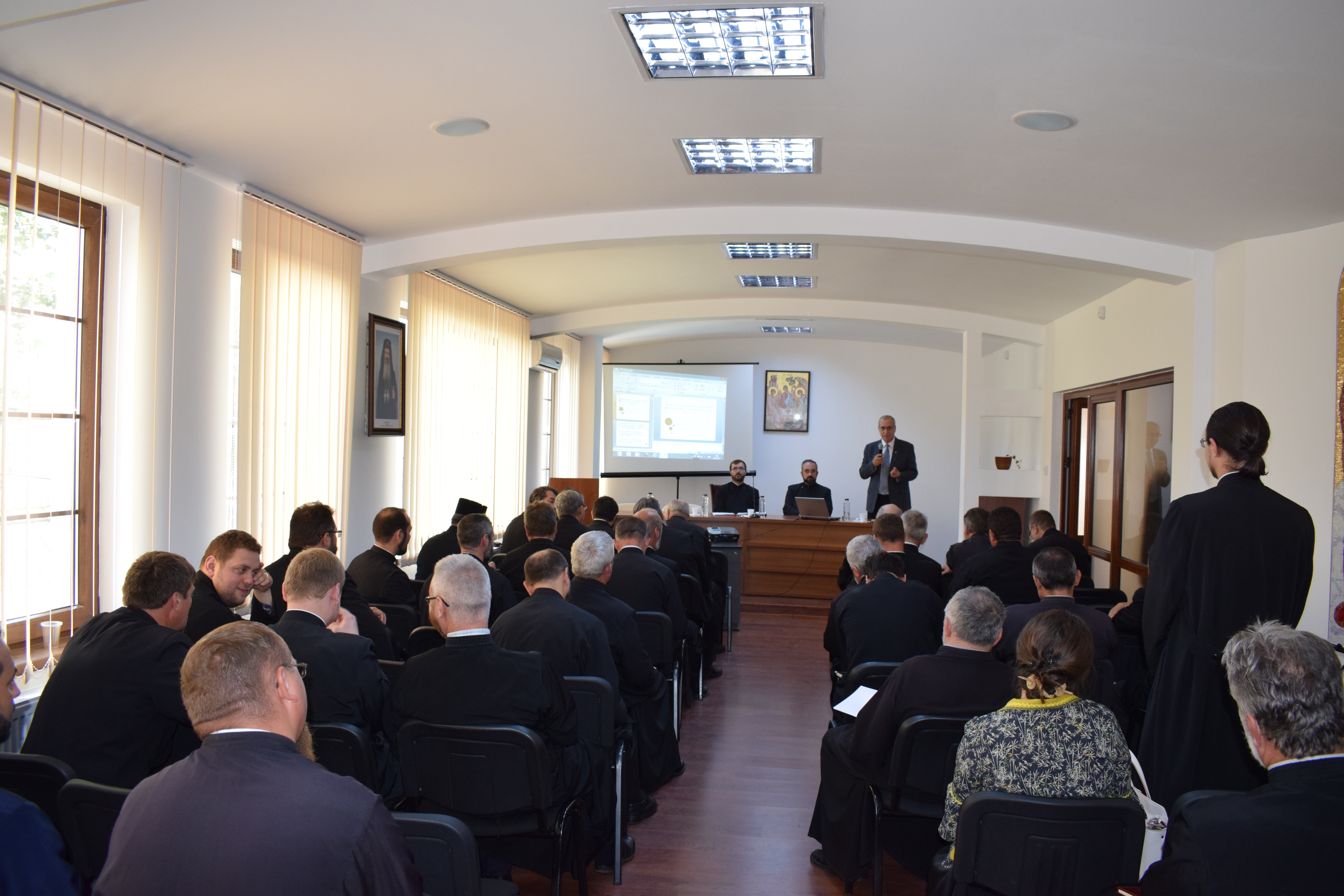 Rolul Bisericii şi al Şcolii în formarea religioasă a unei comunităţi