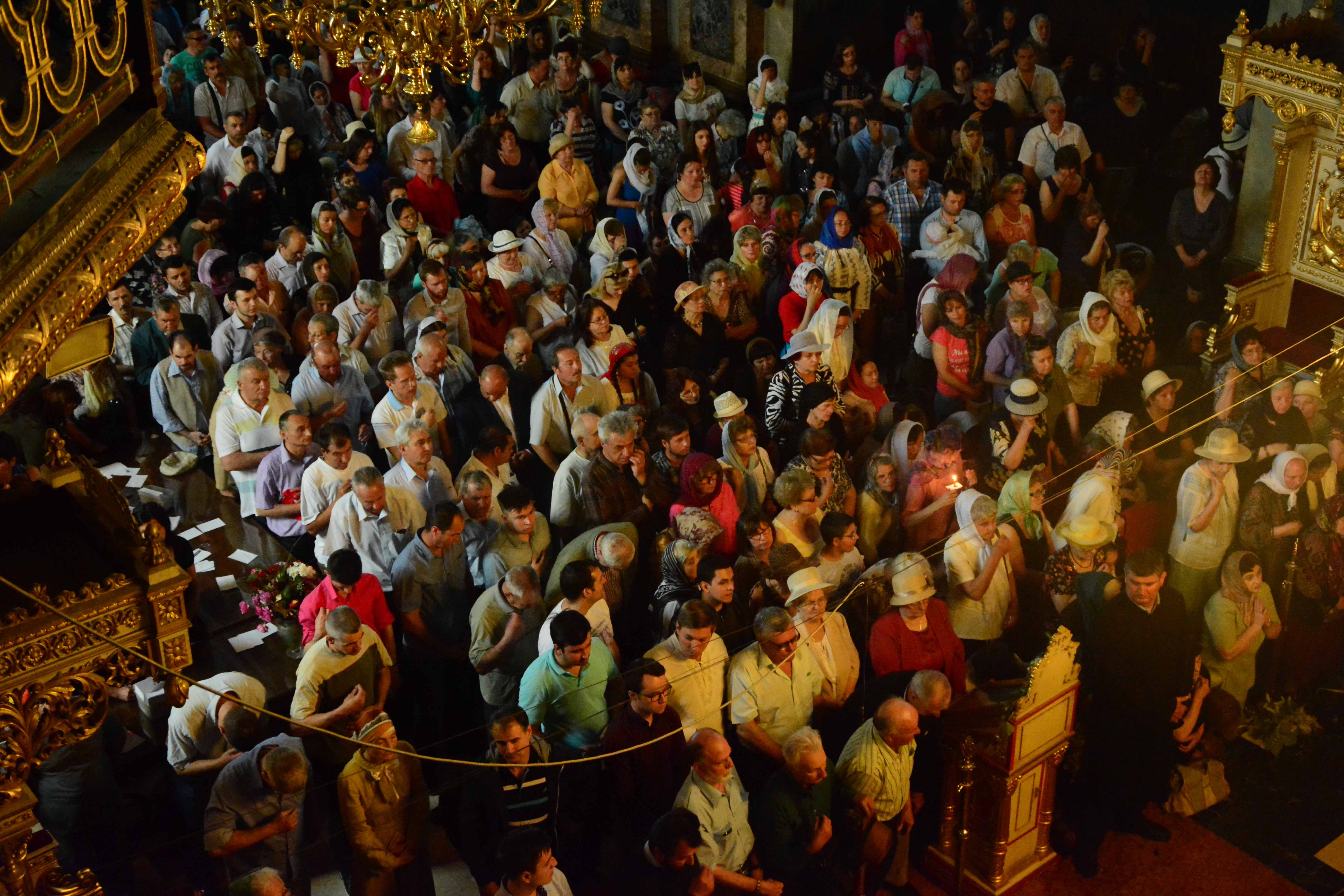 (Video) Duminica Pogorârii Duhului Sfânt la Catedrala din Iași