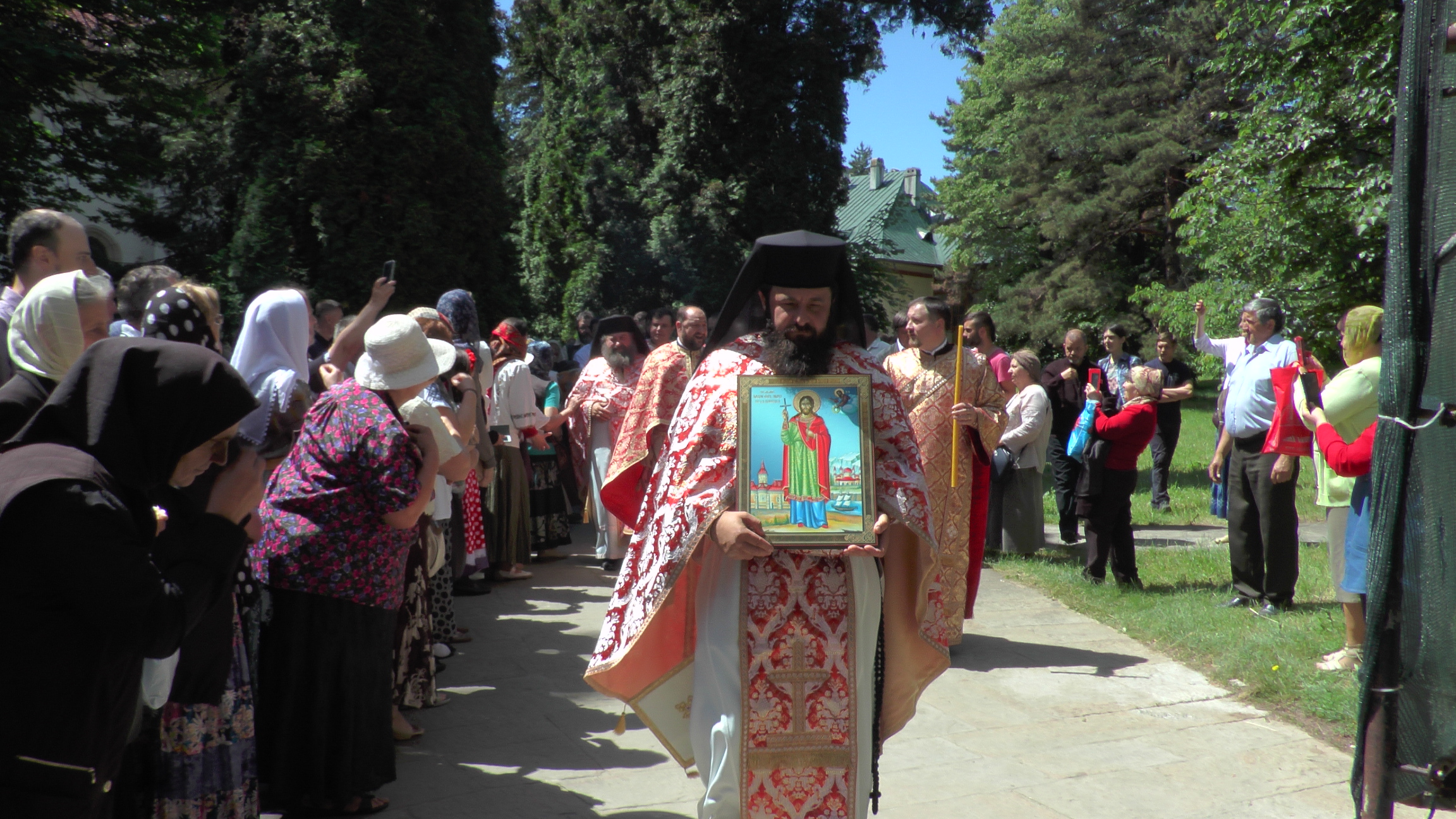 Ocrotitorul Sucevei, sărbătorit prin Liturghie arhierească și procesiune
