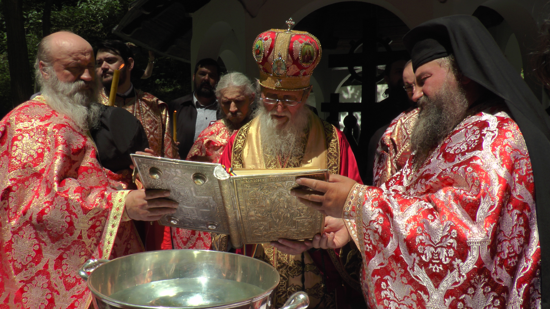 Ocrotitorul Sucevei, sărbătorit prin Liturghie arhierească și procesiune