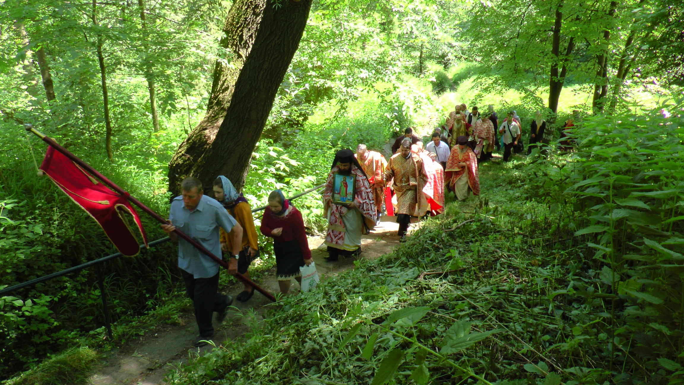 Ocrotitorul Sucevei, sărbătorit prin Liturghie arhierească și procesiune
