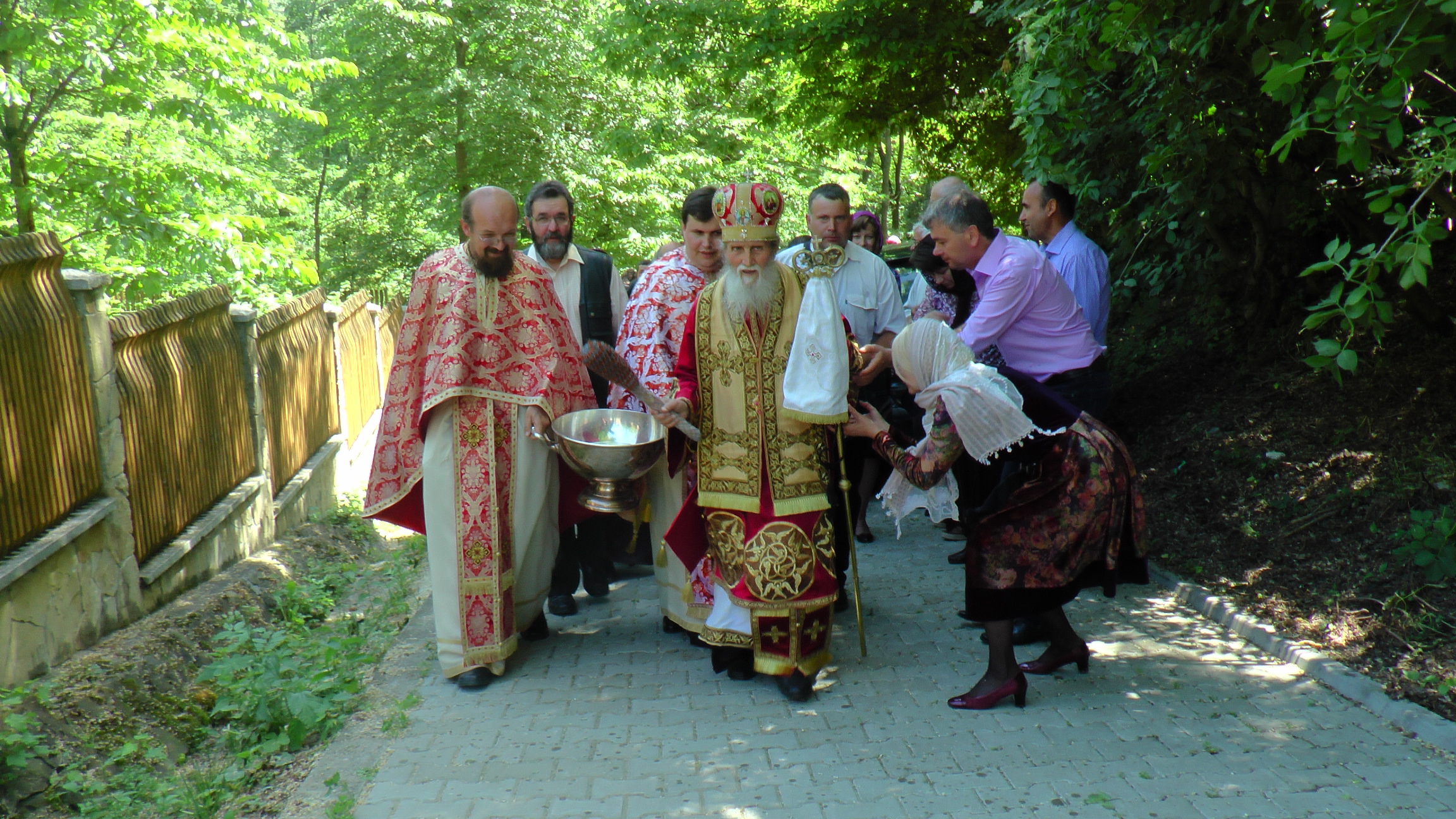 Ocrotitorul Sucevei, sărbătorit prin Liturghie arhierească și procesiune