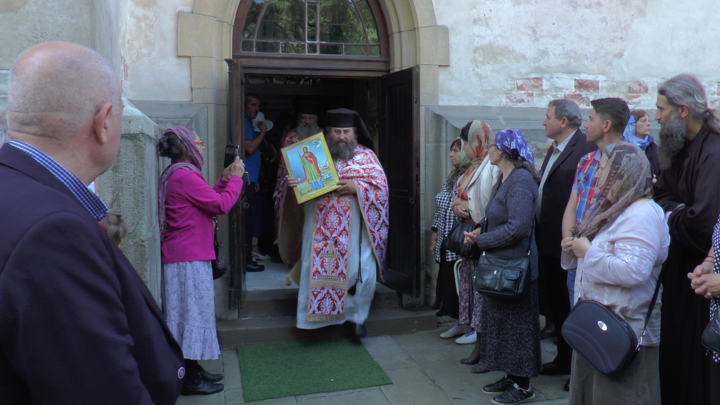 Ocrotitorul Sucevei, sărbătorit prin Liturghie arhierească și procesiune