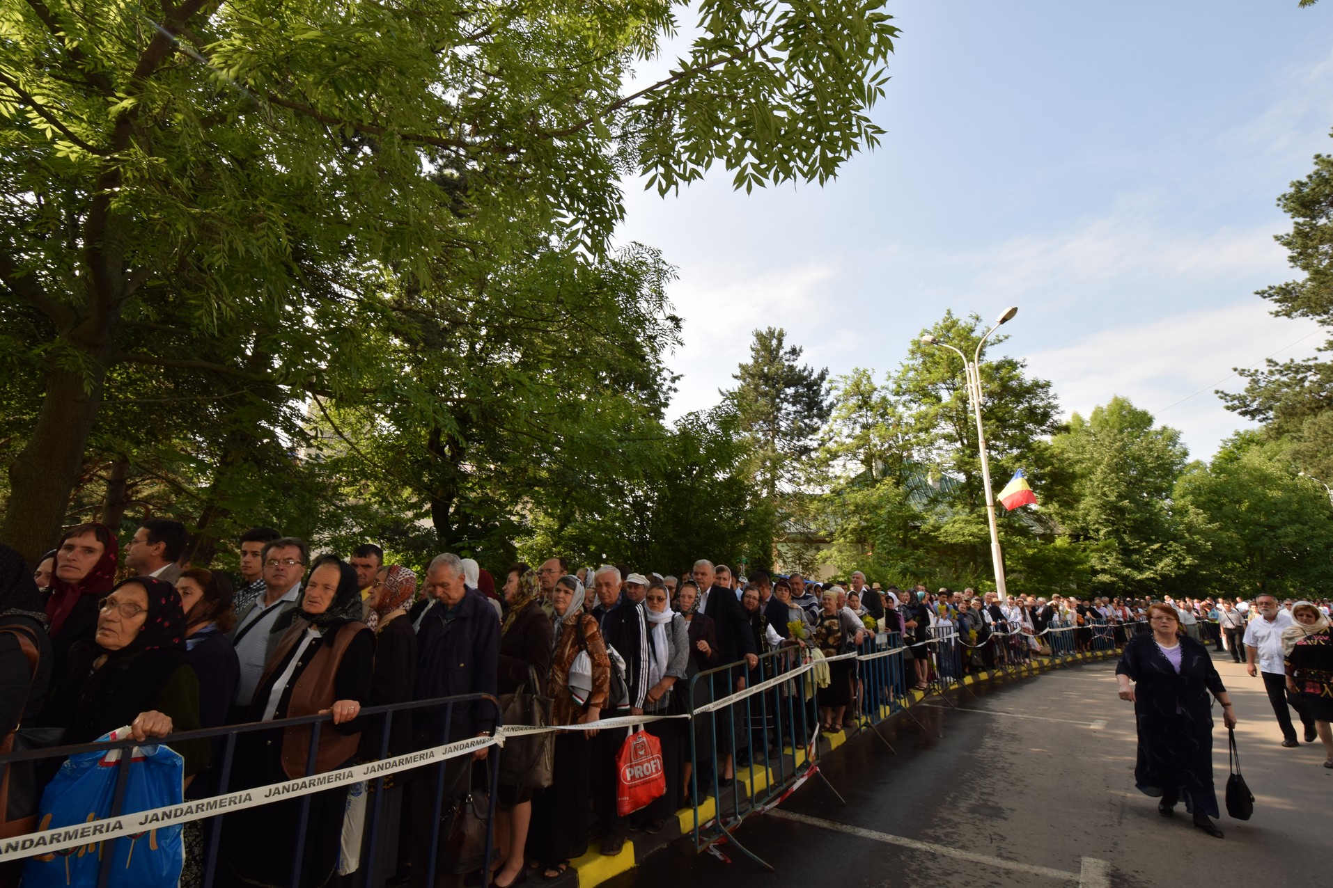20.000 de pelerini s-au întâlnit cu Sfântul Ioan cel Nou la Suceava (GALERIE FOTO)