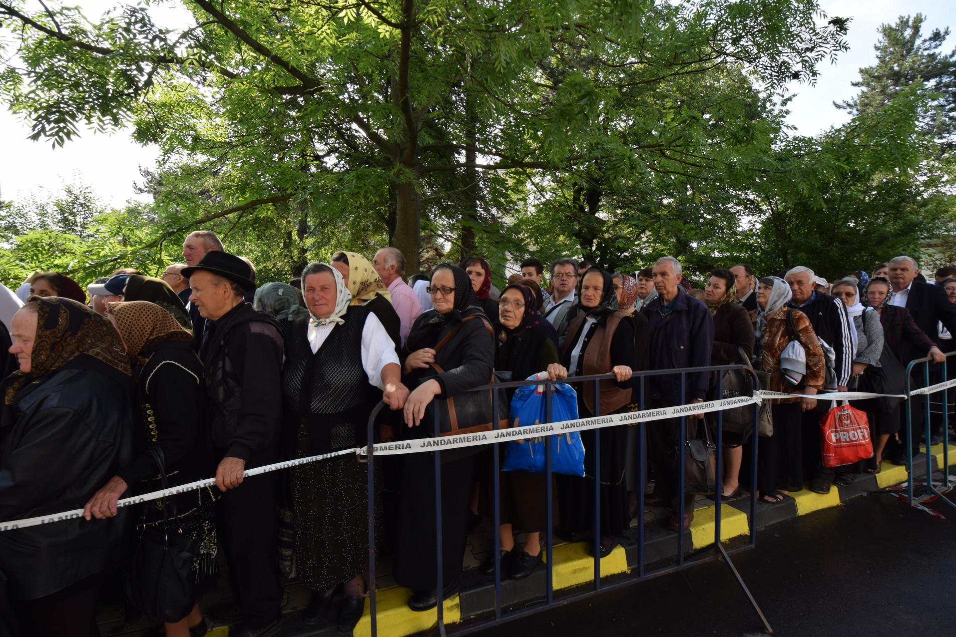 20.000 de pelerini s-au întâlnit cu Sfântul Ioan cel Nou la Suceava (GALERIE FOTO)
